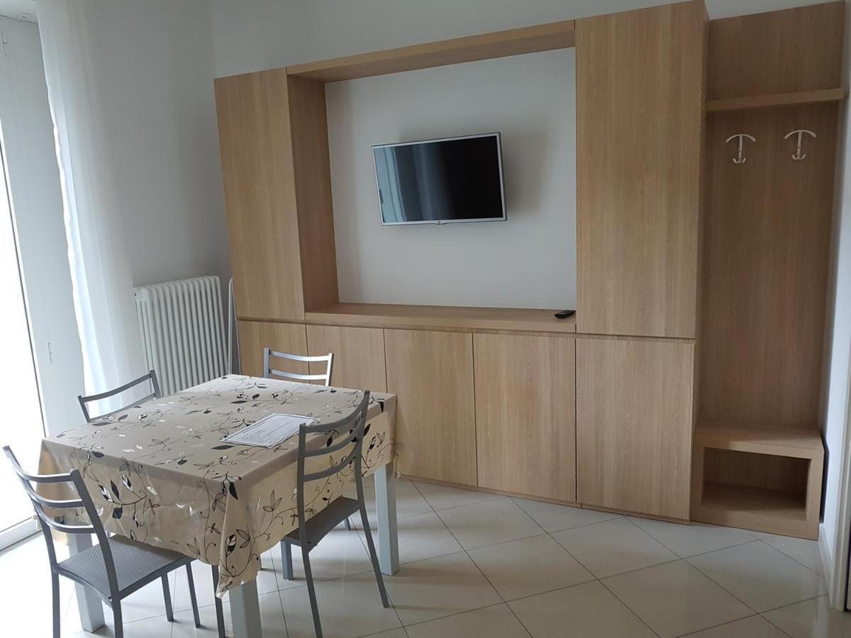 Residence Perla Rimini Bagian luar foto