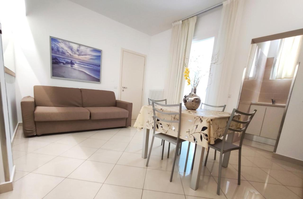 Residence Perla Rimini Bagian luar foto