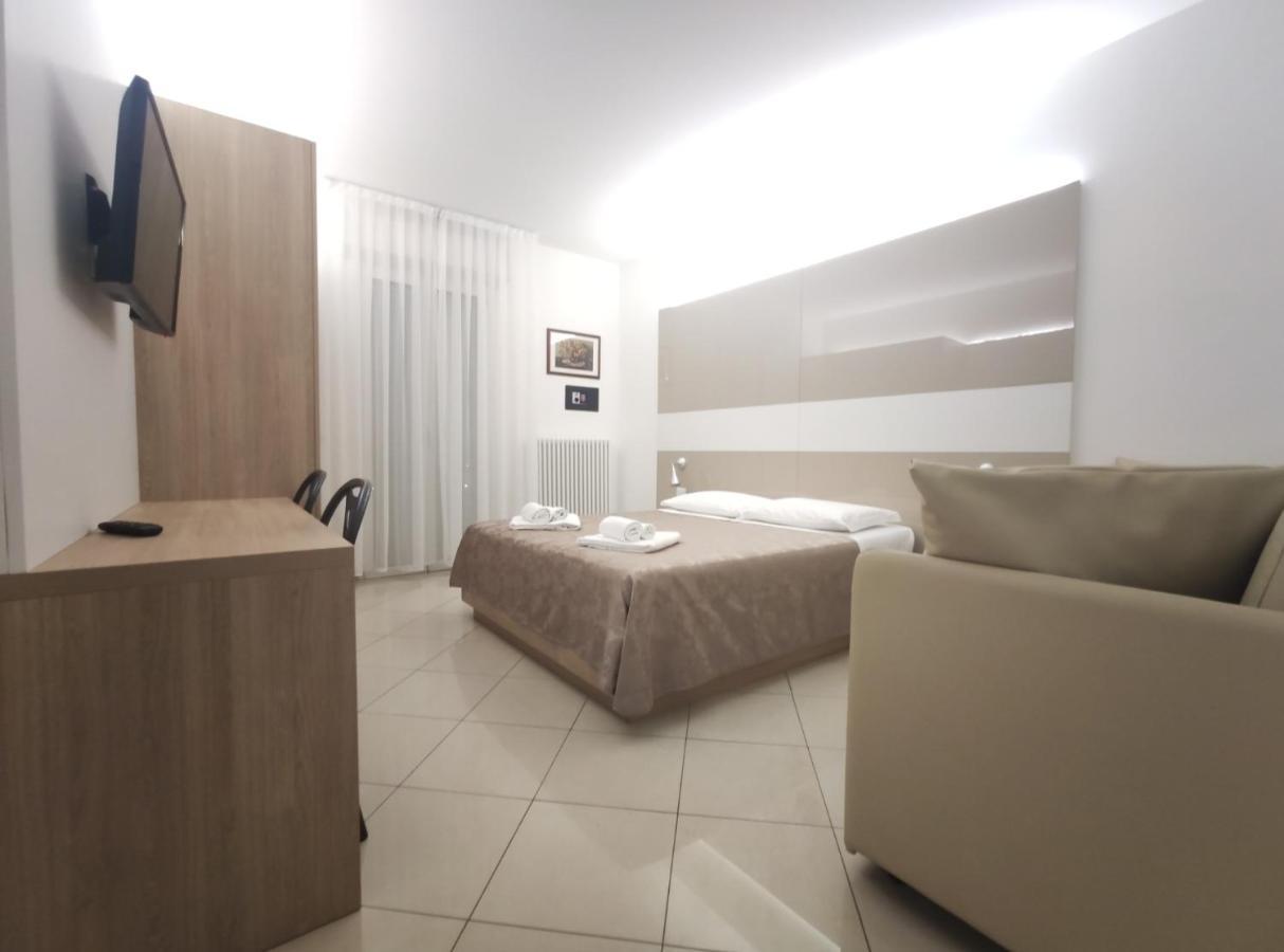 Residence Perla Rimini Bagian luar foto