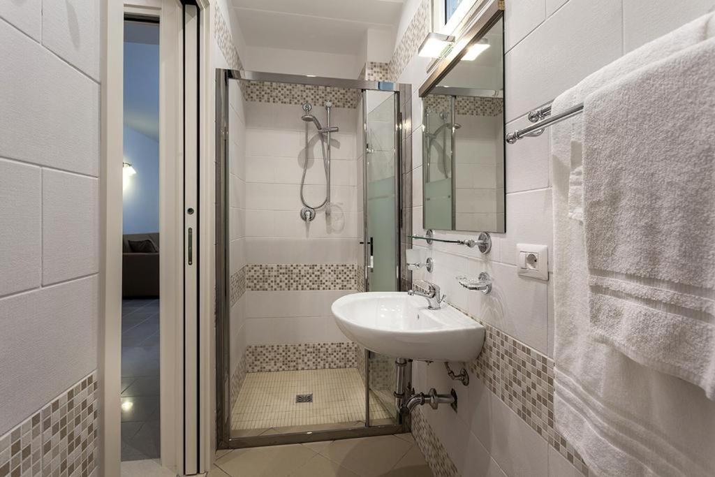 Residence Perla Rimini Bagian luar foto
